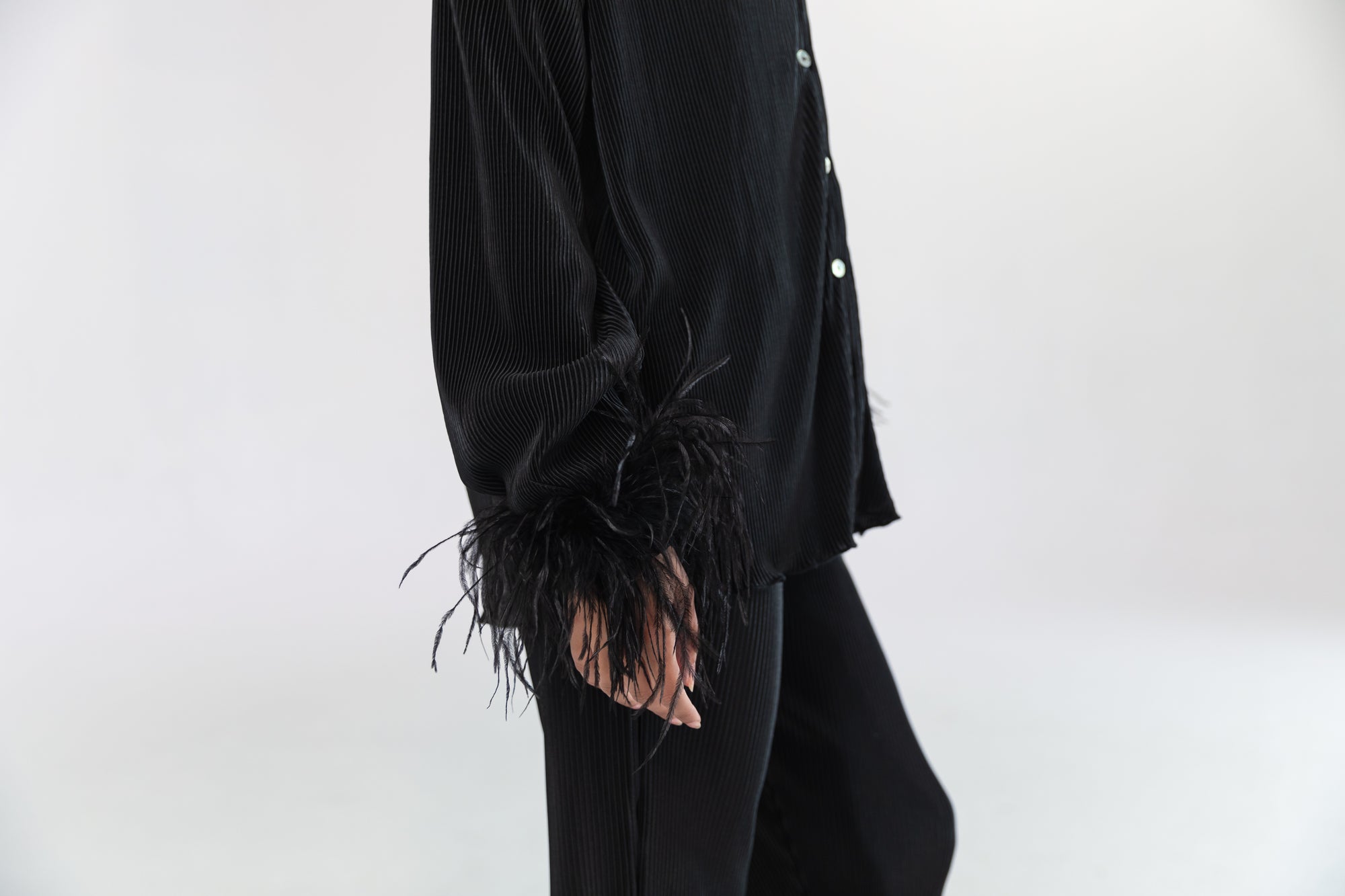 Noir Detachable Feather Cuffs (Set of 2)