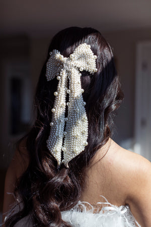 Daphne Pearl Bow