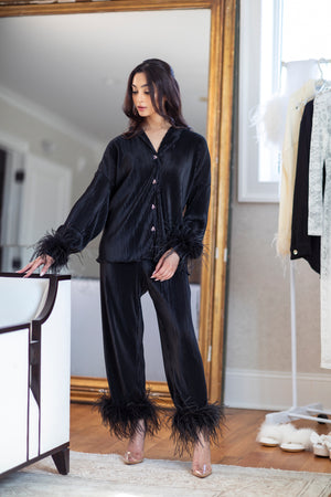 Pleated Luxe Feather Set in Black