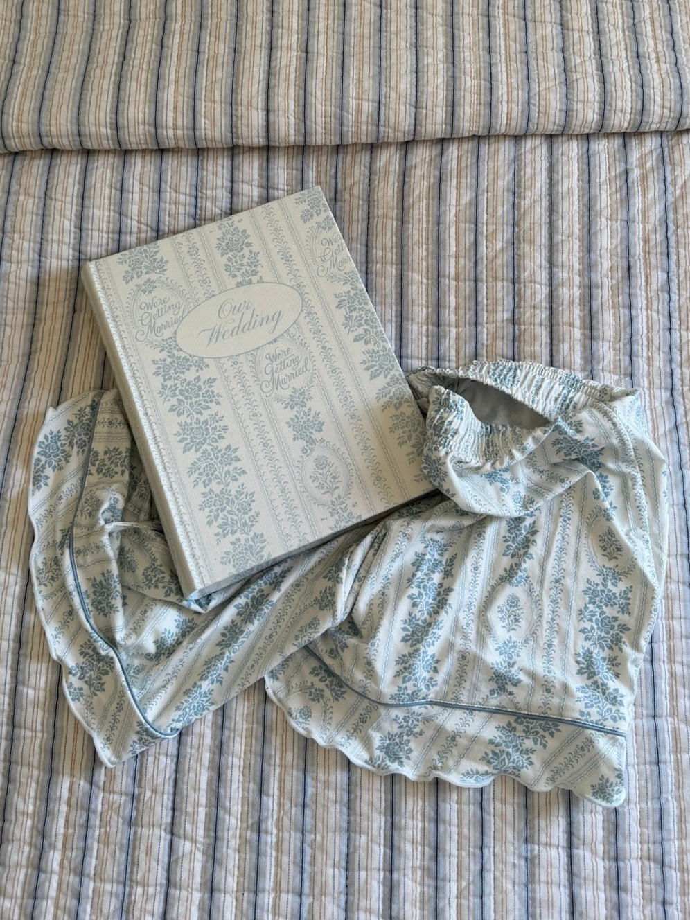 Vintage print wedding photo album