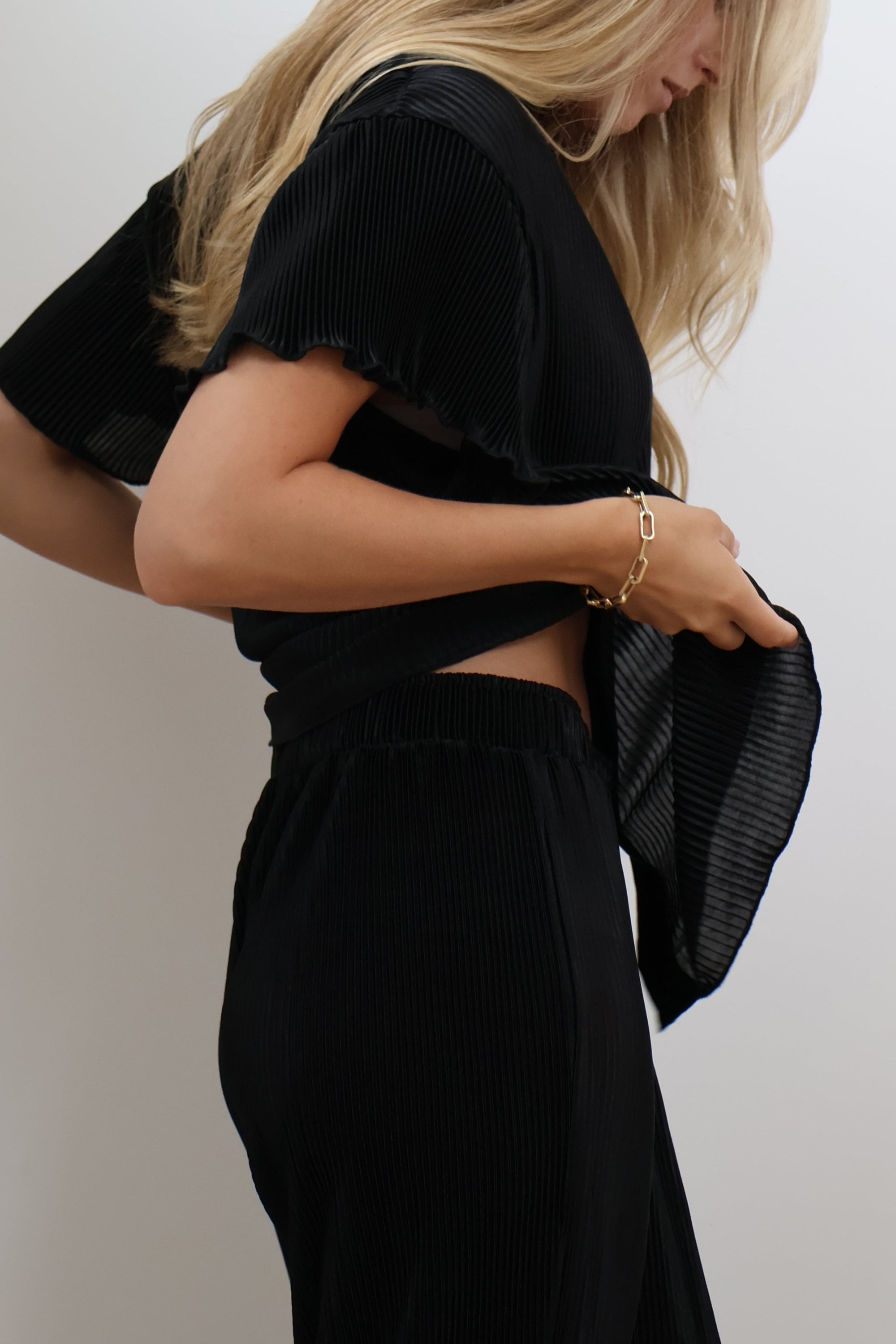 Pleats Please Short Sleeve Bridal Pant Set in Noir