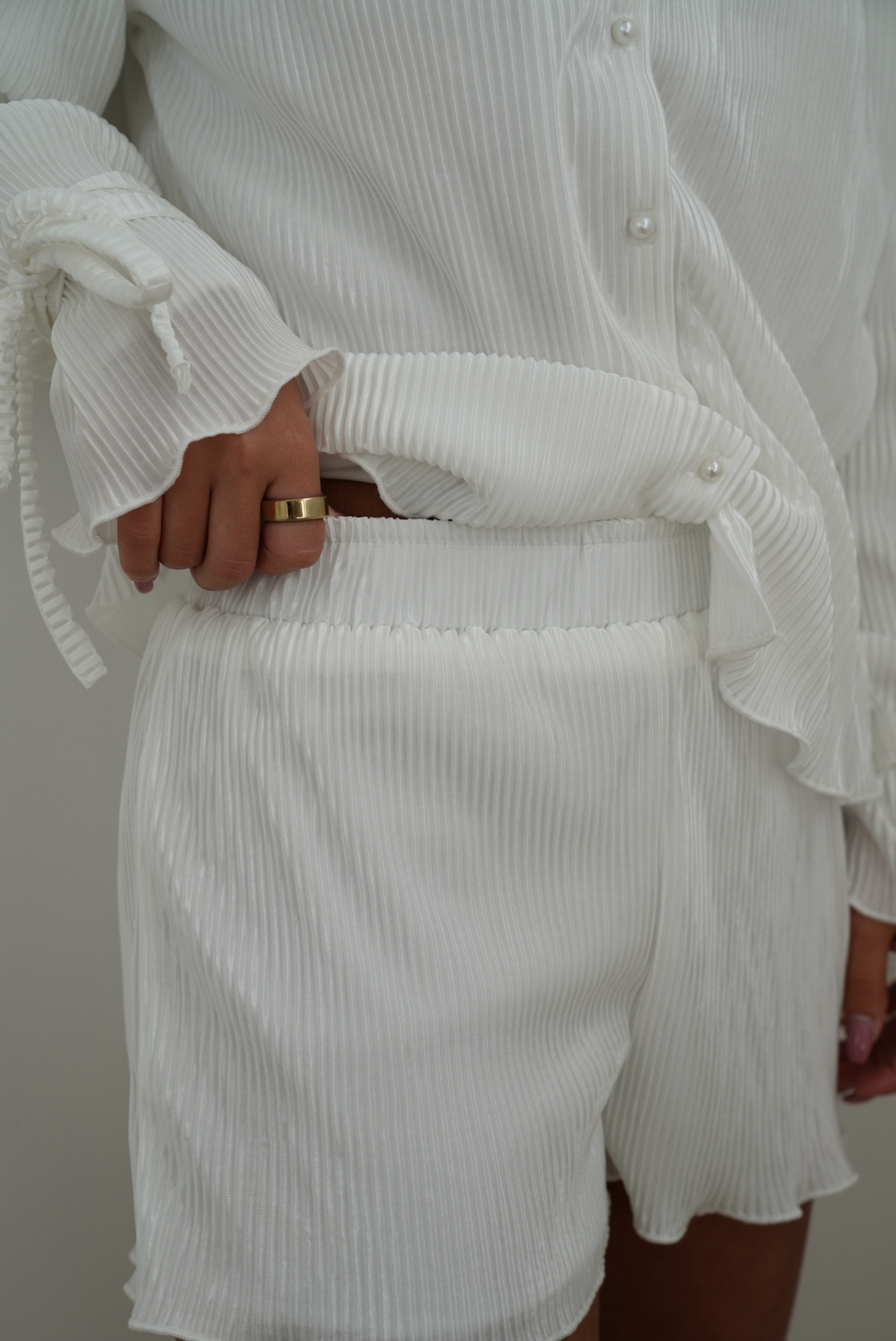 Sloane Pleated Tie Short Set in Dove