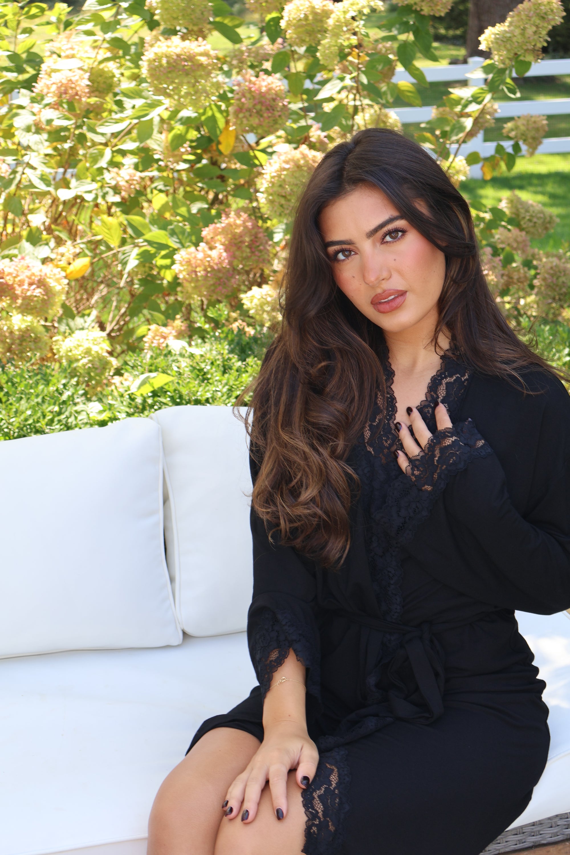 Bamboo Lace Trim Short Robe in Noir