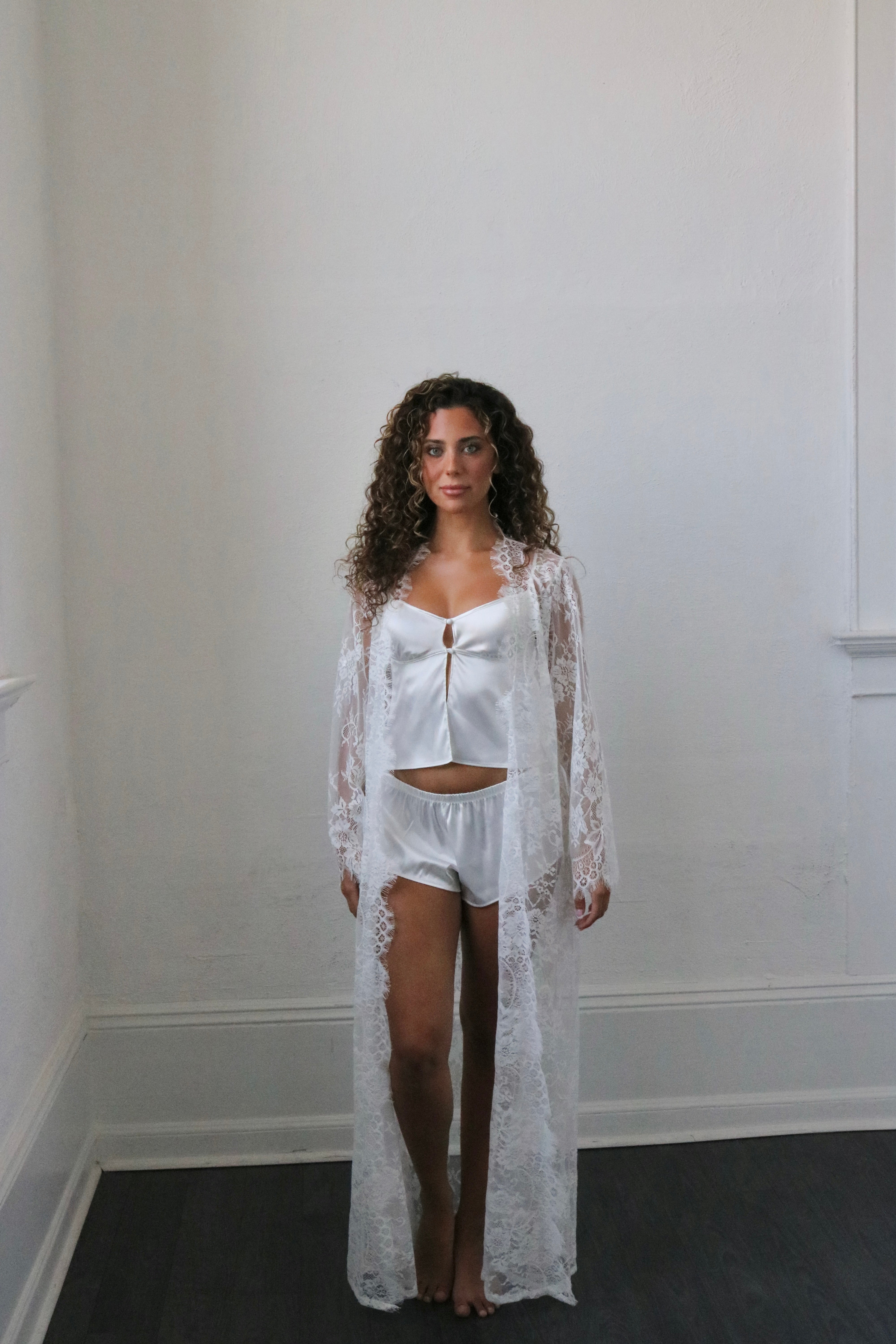 Amelia Bridal Lace Robe – Waverles