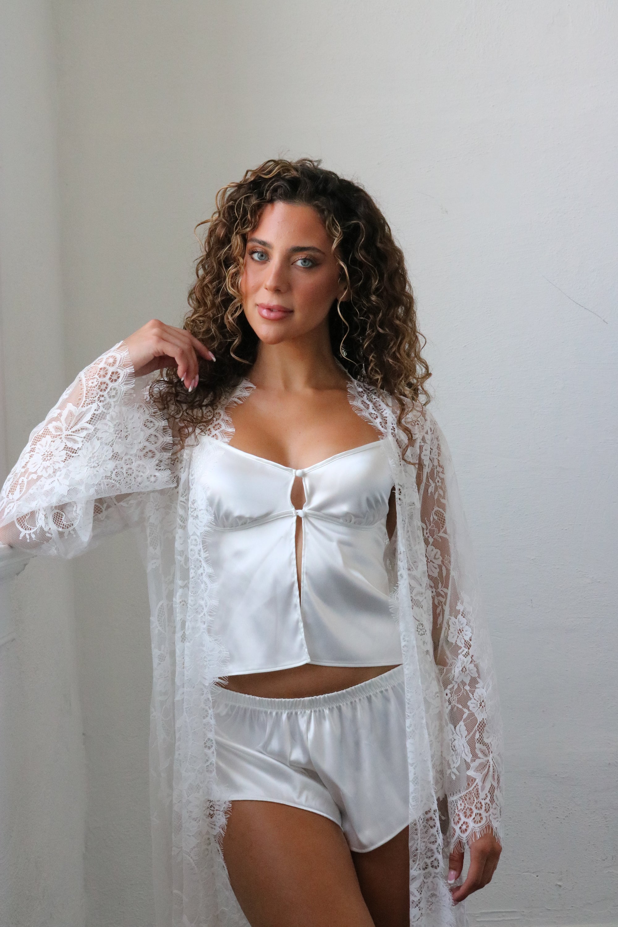 Amelia Bridal Lace Robe