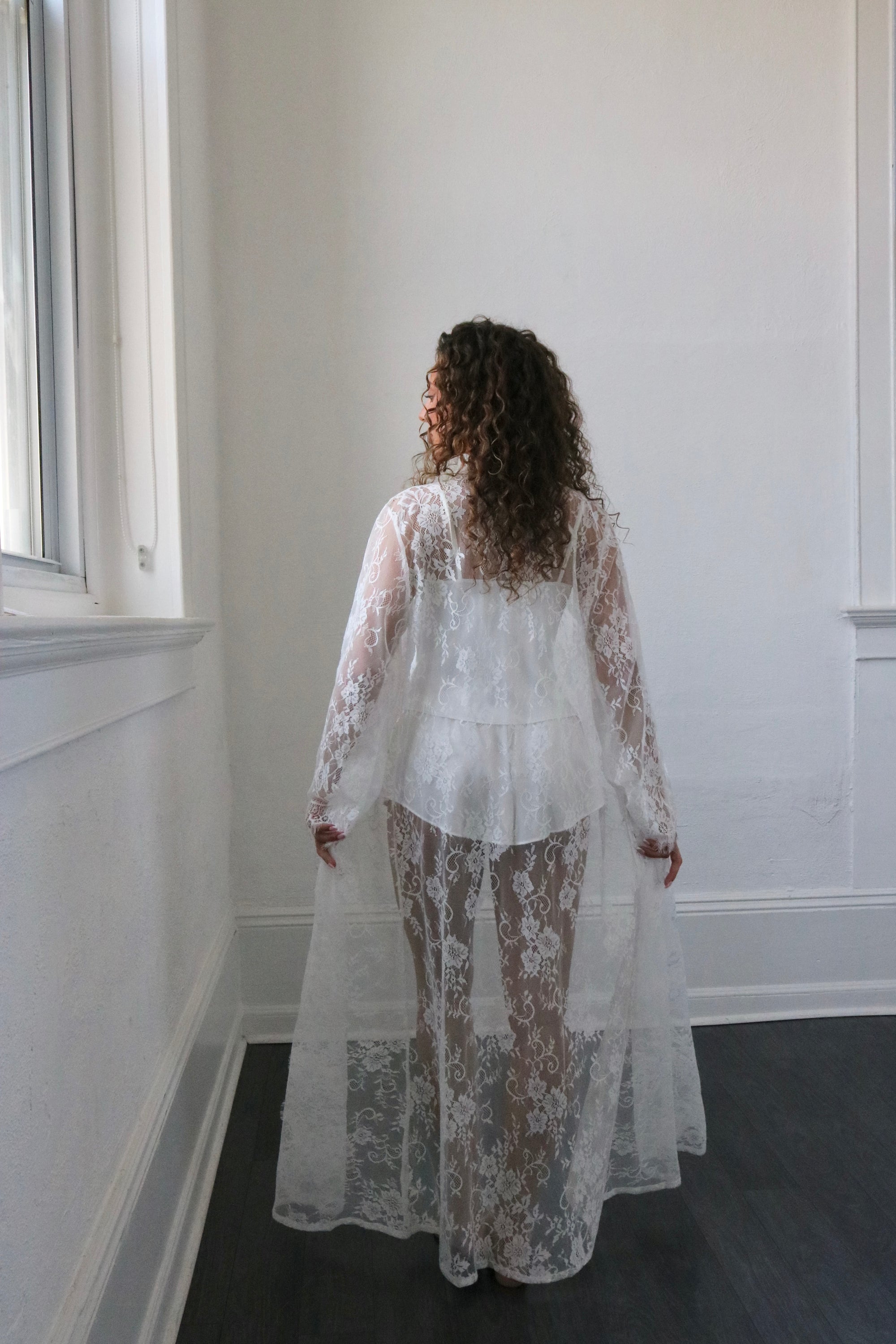 Amelia Bridal Lace Robe