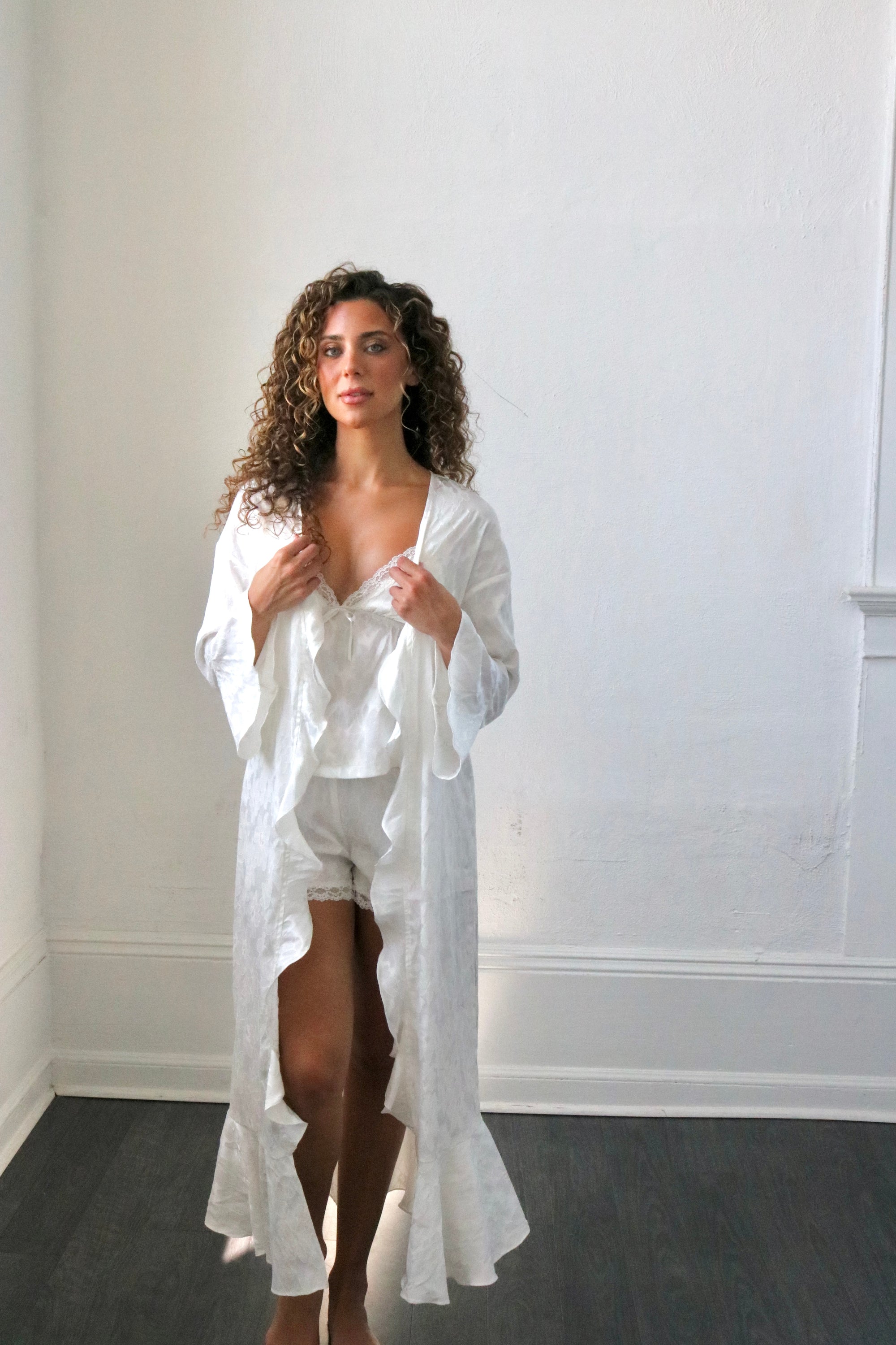 Faye Bridal Floral Silky Jacquard Robe in Dove