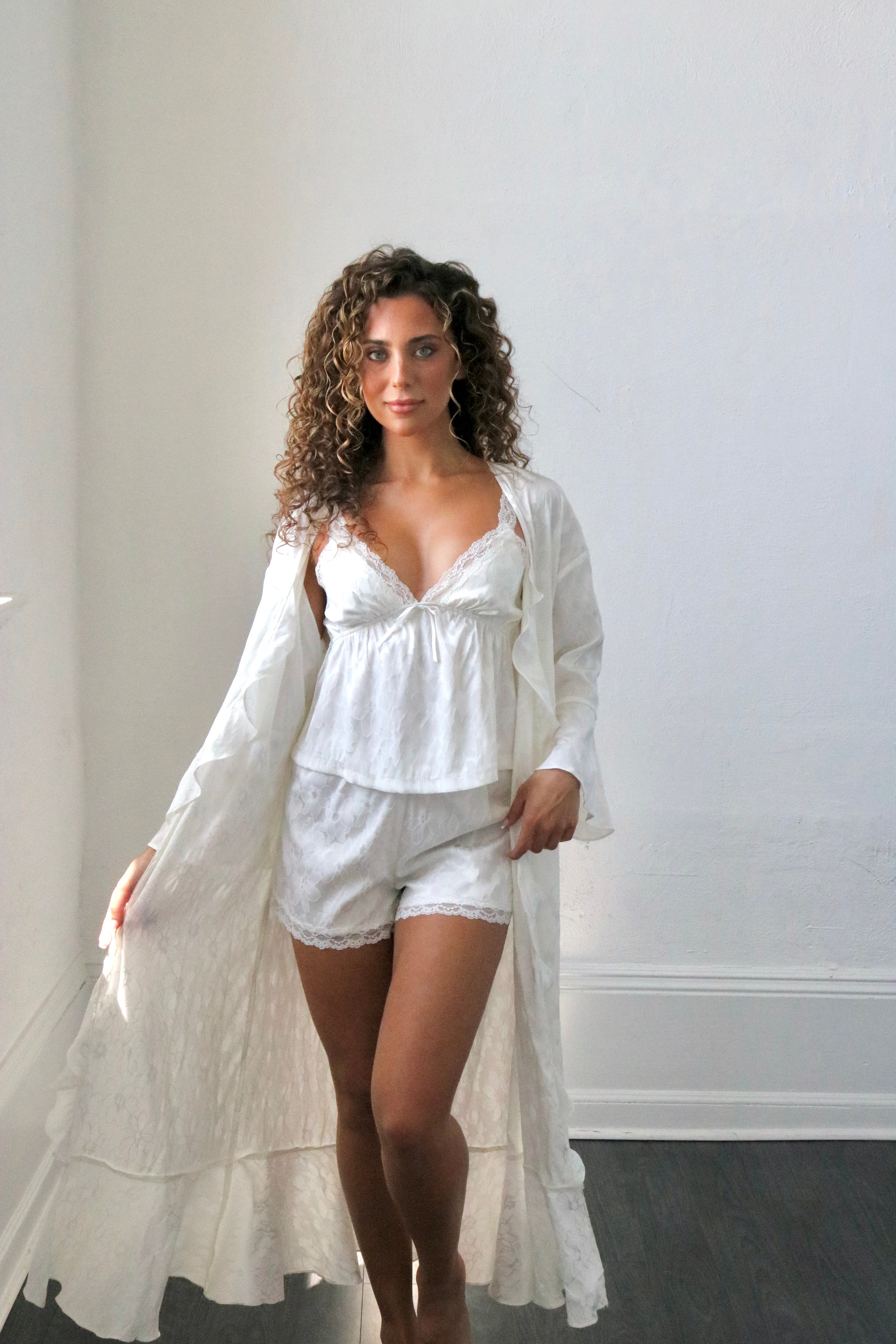 Faye Bridal Floral Silky Jacquard Robe in Dove