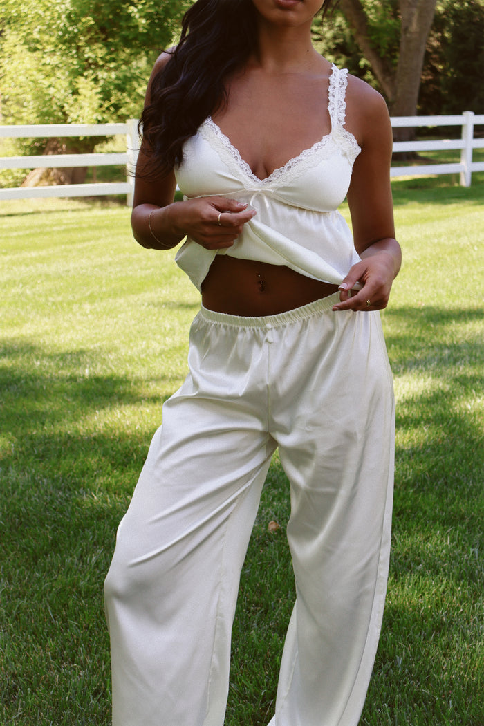 Estelle Silky Satin Set in Antique Ivory