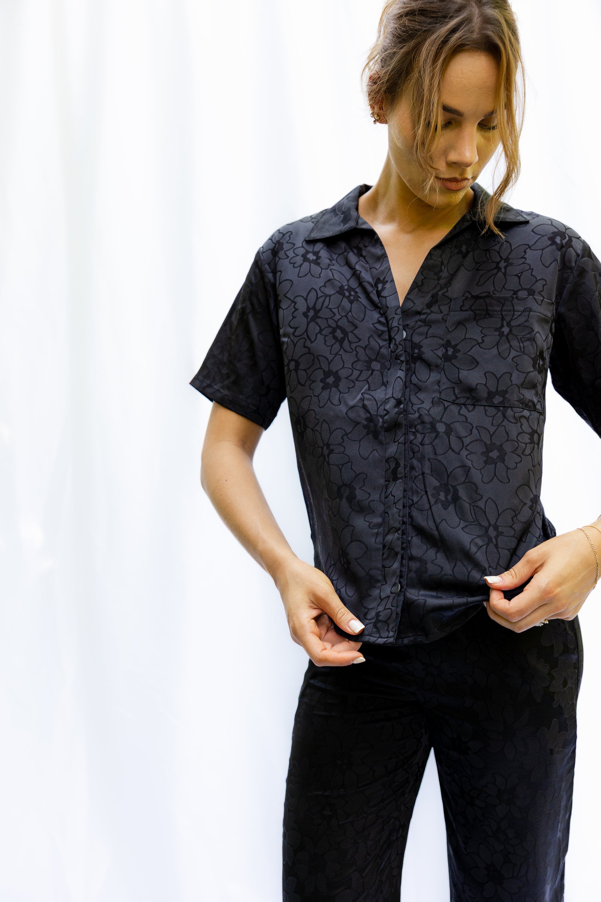 Sophia Floral Silky Jacquard Short Sleeve Pant Set in Noir